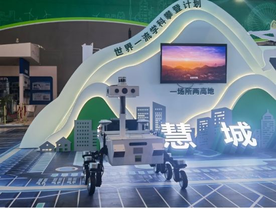 图为“重黎号”火星车。重庆邮电大学供图 图为“重黎号”火星车。重庆邮电大学供图