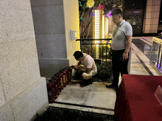 联发物业为联发龙洲湾1号调配充足的灭火器 联发物业为联发龙洲湾1号调配充足的灭火器