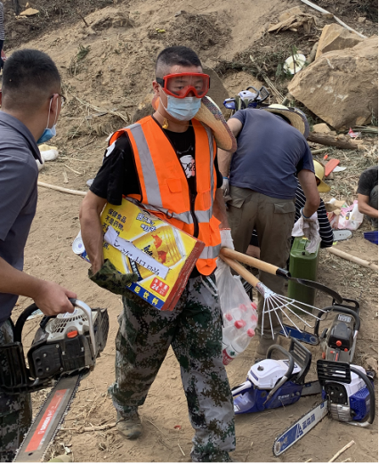 ͼΪ��ʦ���ٷɲ����ֳ�־Ը������ �ܷ��߹�ͼ