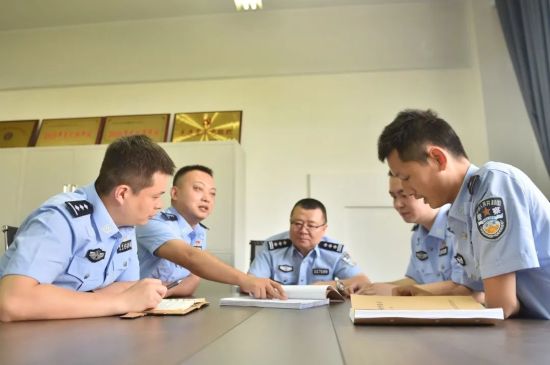 警方对案情作复盘分析.万州公安局供图