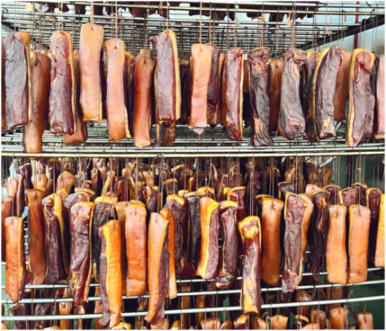 图为城口老腊肉。 郭璨 摄 图为城口老腊肉。 郭璨 摄