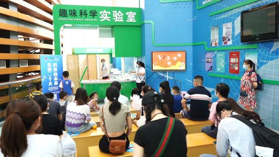 图为活动现场。重庆科技馆供图 图为活动现场。重庆科技馆供图