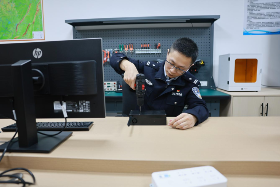 刘奔工作照 刘奔工作照