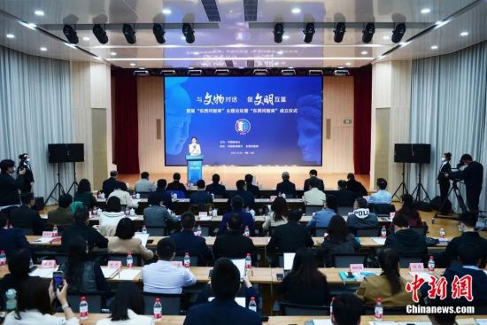 10��28�գ�������Χ�ơ�������Ի��������������������ڱ����ٰ��׽조�������ǿ⡱��̳�ߡ��������ǿ⡱������ʽ����������ѧ�����ʺ���Ƹר�Ұ䷢Ƹ�顣��������� ����� ��