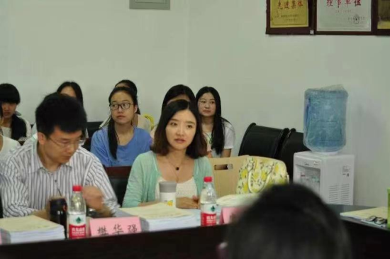 图为廖冬梅参加交流会。受访者供图。 图为廖冬梅参加交流会。受访者供图。
