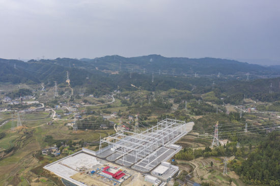 新落成的南川500千伏开关站。彭国威 摄 新落成的南川500千伏开关站。彭国威 摄