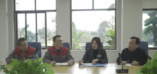 ͼΪũ��ʯ��֧��Ա�������߷���ҵ�������� ��