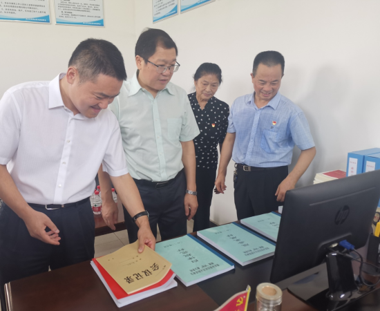 图为荣昌区委统战部领导指导镇街统战工作。 荣昌区委统战部供图 图为荣昌区委统战部领导指导镇街统战工作。 荣昌区委统战部供图