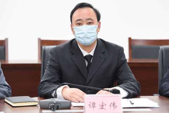 ͼΪ��������������ҵ�ٽ��ָ��ֳ�̷��ΰ�������� ��