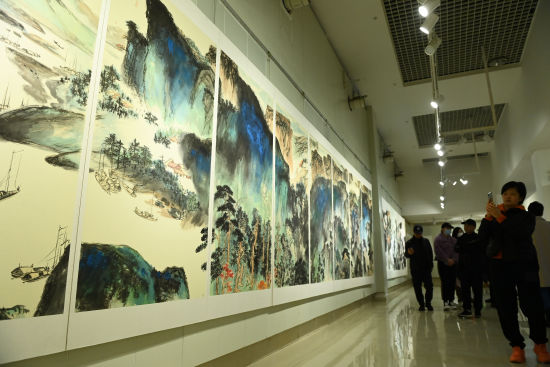 图为展览现场。 图为展览现场。