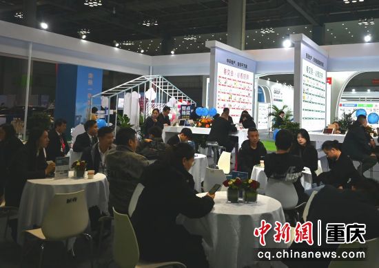 图为房交会现场。张旭 摄 图为房交会现场。张旭 摄