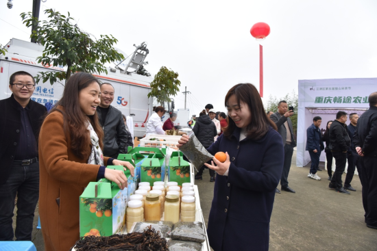 图为土特产展示。 江津区委统战部供图 图为土特产展示。 江津区委统战部供图