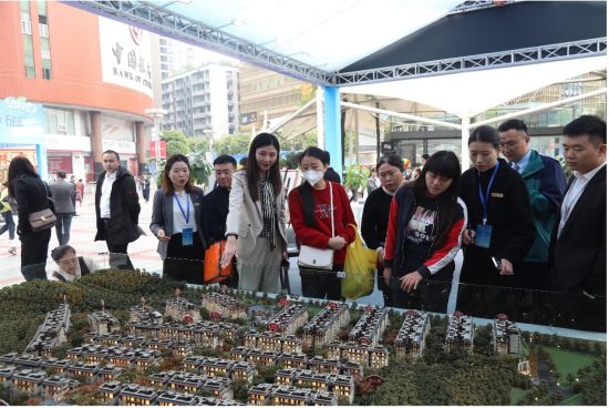 图为沙坪坝春交会现场。沙坪坝区房地产业协会供图 图为沙坪坝春交会现场。沙坪坝区房地产业协会供图