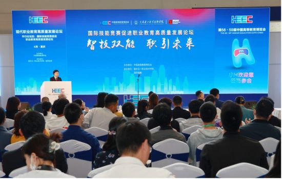 ͼΪ���ʼ��ܾ����ٽ�ְҵ������������չ��̳�ֳ������췽��ͼ