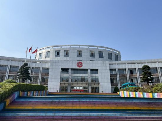 图为重庆市江津酒厂(集团)有限公司办公楼。 钟旖 摄 图为重庆市江津酒厂(集团)有限公司办公楼。 钟旖 摄