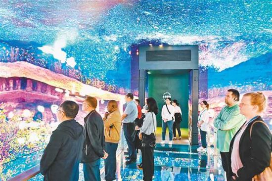 5��18�գ��μ�2023��һ��һ·��½��������չ��̳������α����������й滮չ���ݲιۡ����� ���ɭ ��/��Ƶ����