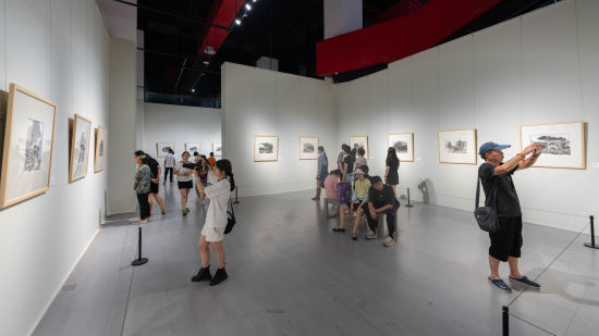 图为展览现场.重庆美术馆供图