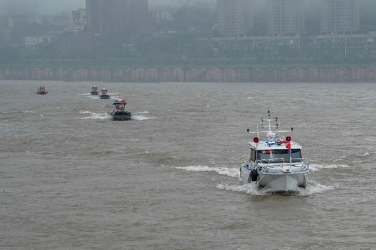 图为水警正在巡逻。重庆水警供图 图为水警正在巡逻。重庆水警供图