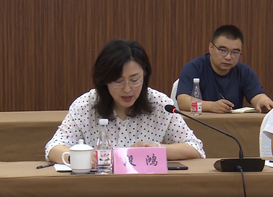 图为山东省东营市政协副主席、市工商联主席段鸿发言。 酉阳县乡村振兴局供图 图为山东省东营市政协副主席、市工商联主席段鸿发言。 酉阳县乡村振兴局供图