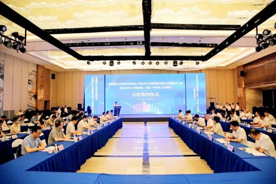 图为签约仪式现场。重医附一院供图 图为签约仪式现场。重医附一院供图