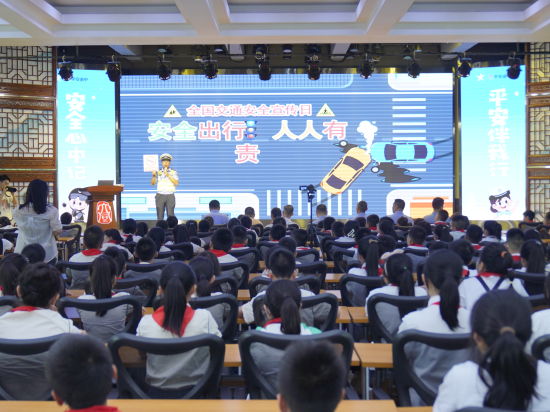 图为活动现场。周毅 摄 图为活动现场。周毅 摄