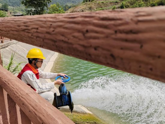 ͼΪ���������ڰ���ֳ����բ��ˮ�������� ��