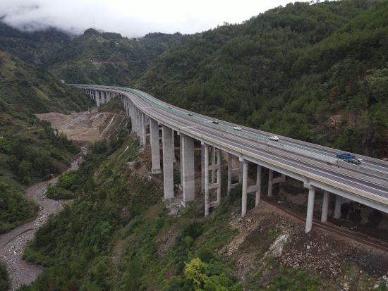 云阳南溪至县城快速通道项目顺利通车(图3)