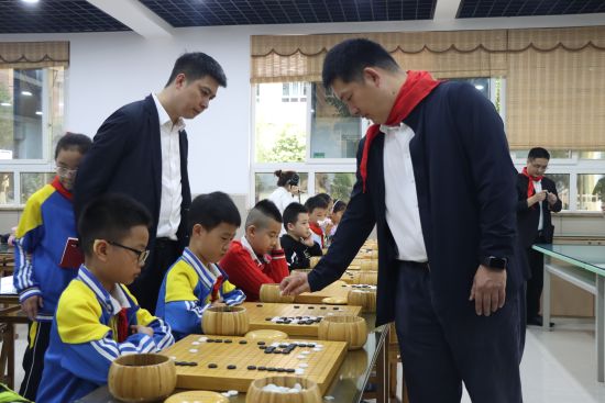 重庆科学城新凤小学被授予“全国围棋特色学校”称号(图3)