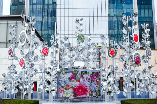 图为《光聚之境Gathering Place》大型公共艺术装置。主办方供图 图为《光聚之境Gathering Place》大型公共艺术装置。主办方供图