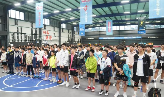 2023“广电文体杯”重庆市青少年羽毛球赛举行(图3)