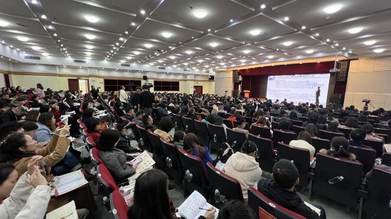 重庆市中小学“落实立德树人 坚持课程思政”创新研讨会在大渡口区举行(图2)