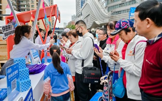 “智驾嘉年华”重庆首站落幕 一站式购车备受市民关注(图1)