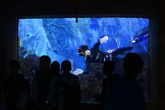 重庆：小学生探索“海底世界”开启趣味研学课堂(图5)