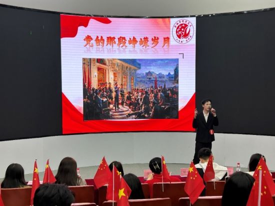 重庆工商大学派斯学院举办“小飞燕”宣讲团理论宣讲大赛