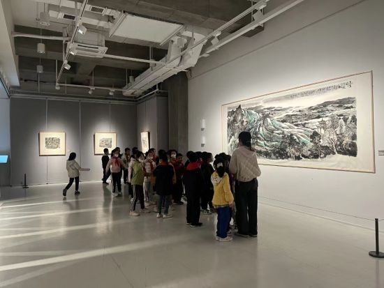 “公园大渡口”全国美术名家作品展在王琦美术博物馆举行(图1)
