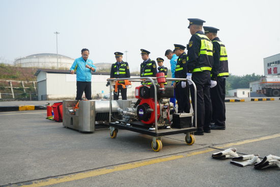 重庆：应急演练提高危险品运输道路交通事故处置能力(图1)