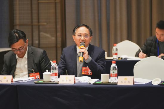 图为田贵祥在分组讨论中发言。韩璐 摄 图为田贵祥在分组讨论中发言。韩璐 摄