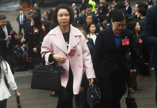 图为重庆市政协委员、北碚区工商联副主席万友洪。受访者供图 图为重庆市政协委员、北碚区工商联副主席万友洪。受访者供图