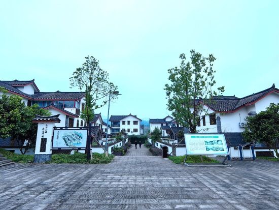 图为青龙村川东风格巴渝民居。 杨梦逸 摄 图为青龙村川东风格巴渝民居。 杨梦逸 摄