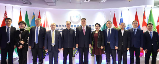 图为签约仪式现场。上合经贸平台供图 图为签约仪式现场。上合经贸平台供图