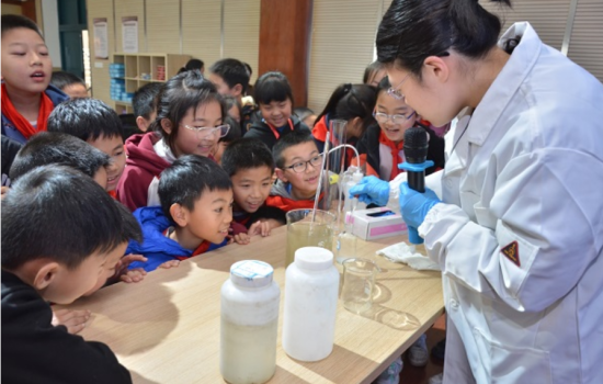 环保教育进课堂：让节水意识在学生心中“生根发芽”