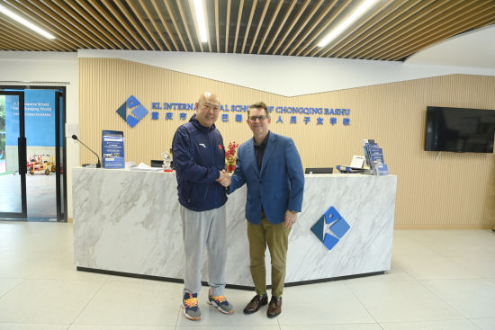 平台拳击运动事务总干事特别助理、国家女子拳击队原教练、重庆女子拳击队原主教练张旭光一行调研重庆市诺林巴蜀外籍人员子女学校。学校供图 平台拳击运动事务总干事特别助理、国家女子拳击队原教练、重庆女子拳击队原主教练张旭光一行调研重庆市诺林巴蜀外籍人员子女学校。学校供图