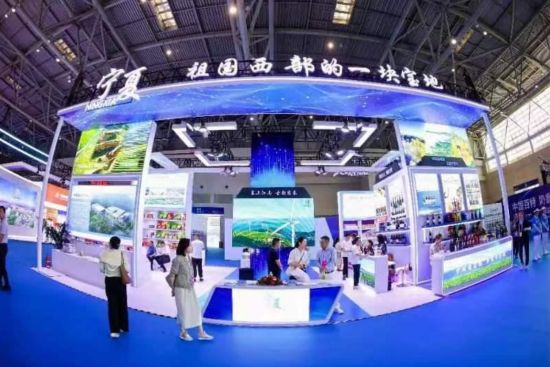 我区组织17家“六新”、“六特”重点产业企业参展西洽会。 我区组织17家“六新”、“六特”重点产业企业参展西洽会。