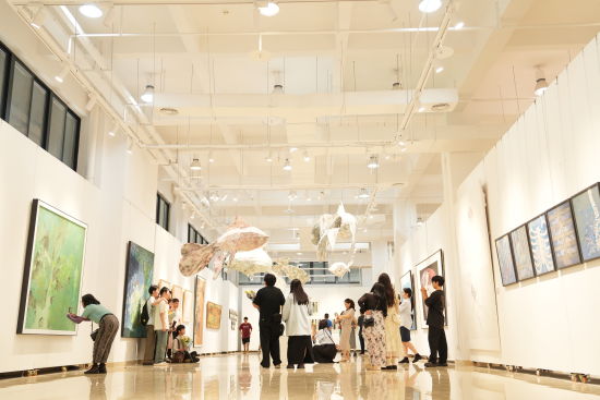图为南大学美术学院2024届毕业作品展现场。兰天摄 图为南大学美术学院2024届毕业作品展现场。兰天摄