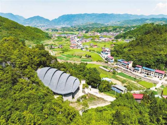 俯瞰中国重庆市巫山县龙骨坡遗址。(本报资料图片)记者 谢智强 摄/视觉重庆 俯瞰中国重庆市巫山县龙骨坡遗址。(本报资料图片)记者 谢智强 摄/视觉重庆