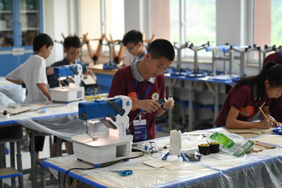 图为比赛现场。郑宇摄 图为比赛现场。郑宇摄
