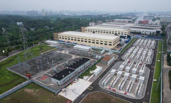 图为铜梁淮远储能电站。 铜梁区委宣传部供图 图为铜梁淮远储能电站。 铜梁区委宣传部供图