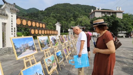 图为活动现场。贾楠 摄 图为活动现场。贾楠 摄