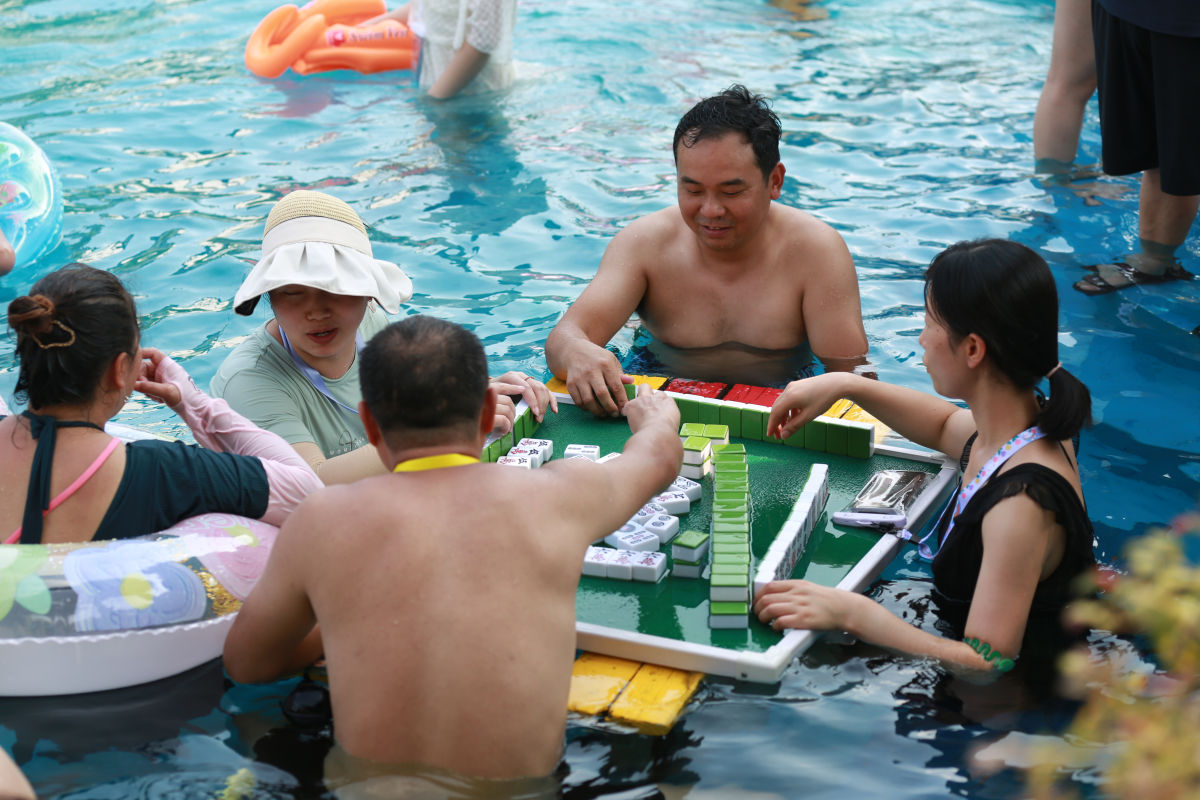 ����齫���������ڶ����ºͷ��޲��룬��������ǰ�ȹ���һ������Ȥζ�뻶�ֵ���Ϧ�ڡ������� ��