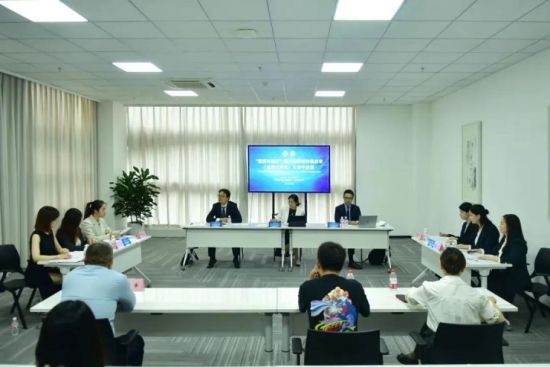 ͼΪ�����ͥ���ֳ��������ٲ�ίԱ�� ��ͼ